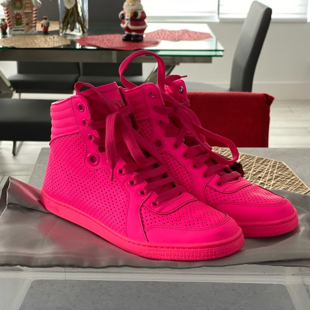 GUCCI Sneakers!
